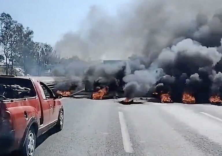 Manifestación en la carretera México