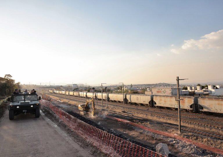 Obras del Tren México Querétaro en el municipio de San Juan del Río