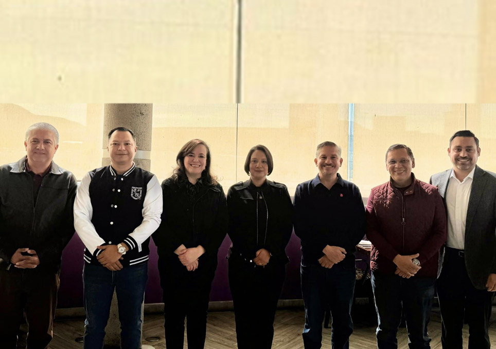 Querétaro: Diputados de Morena se reúnen con la rectora de la UAQ