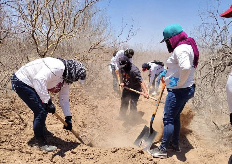 Madres buscadoras encuentran restos en fosa de San Juan del Río, Querétaro