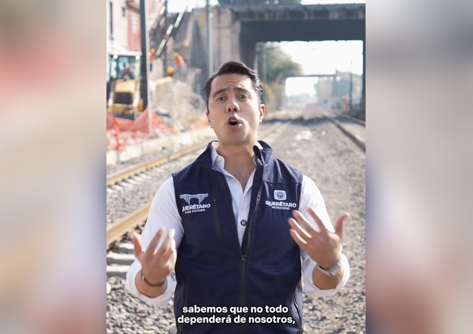 Anuncio por obras del Tren México Querétaro en Puente de Corregidora
