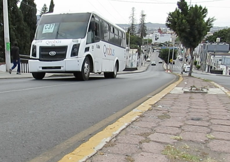 Querétaro: Transporte público sobre Avenida Corregidora