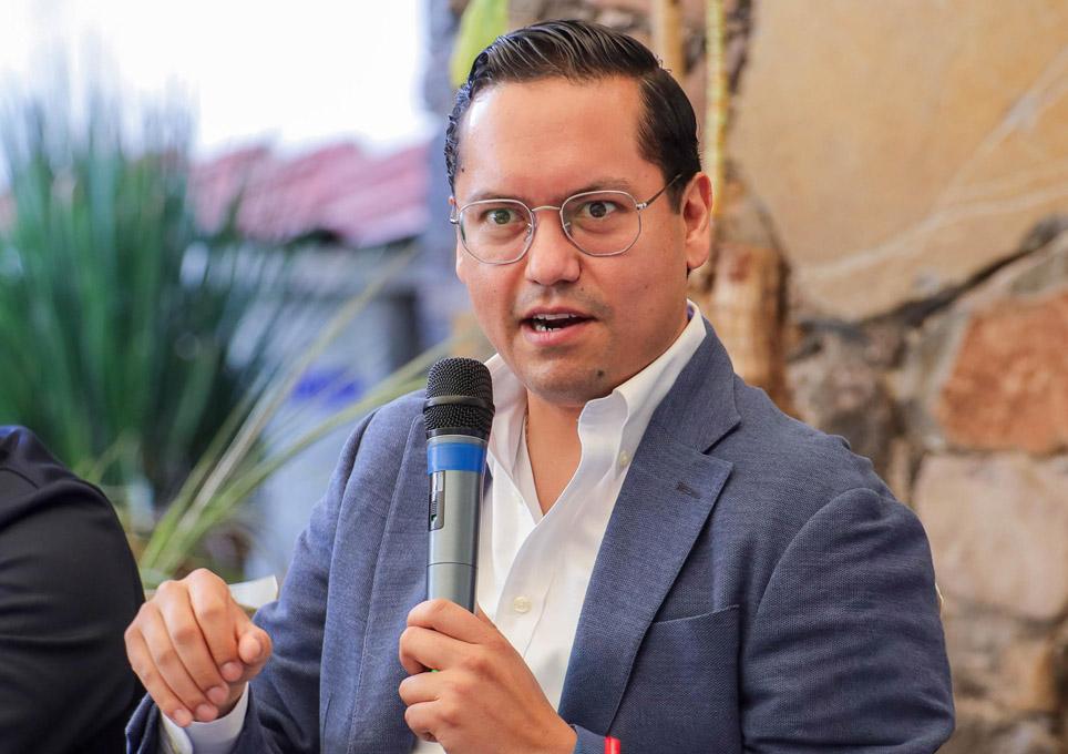 El alcalde de Corregidora, Queretaro, anuncia una obra