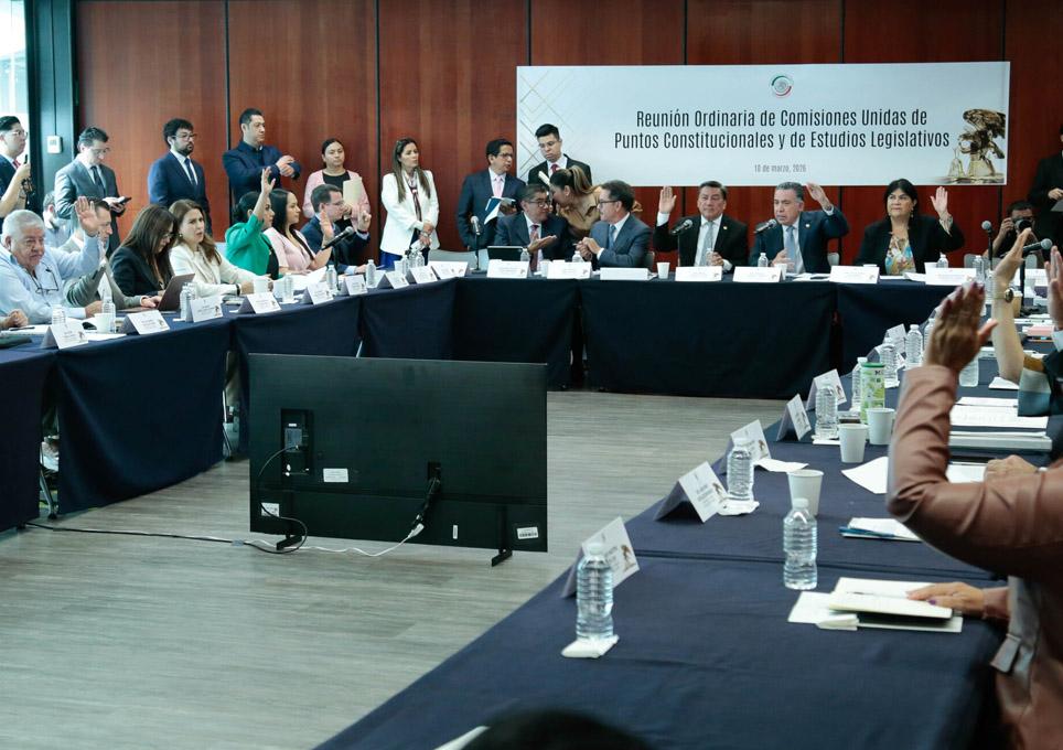 Comisiones del Senado aprueban reducir las pensiones millonarias del servicio público