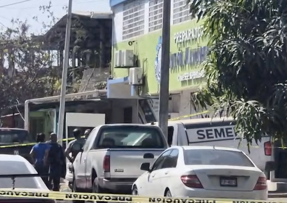 México: Estudiante mata a dos profesoras en preparatoria de Lázaro Cárdenas Michoacán