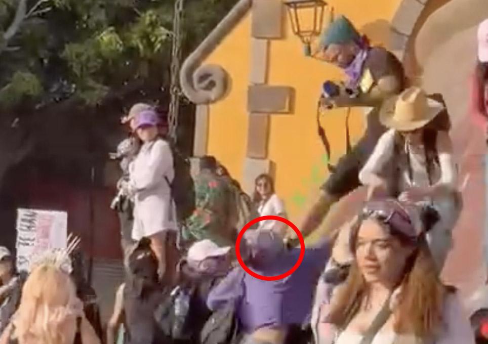 Querétaro: Exigen sanción contra agresor de mujer en marcha del 8M