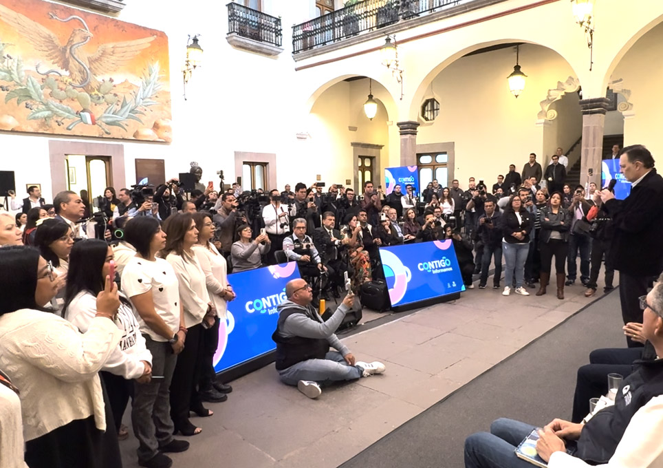 Querétaro: Mujeres periodistas fijaron un pronunciamiento en la conferencia del gobernador Mauricio Kuri
