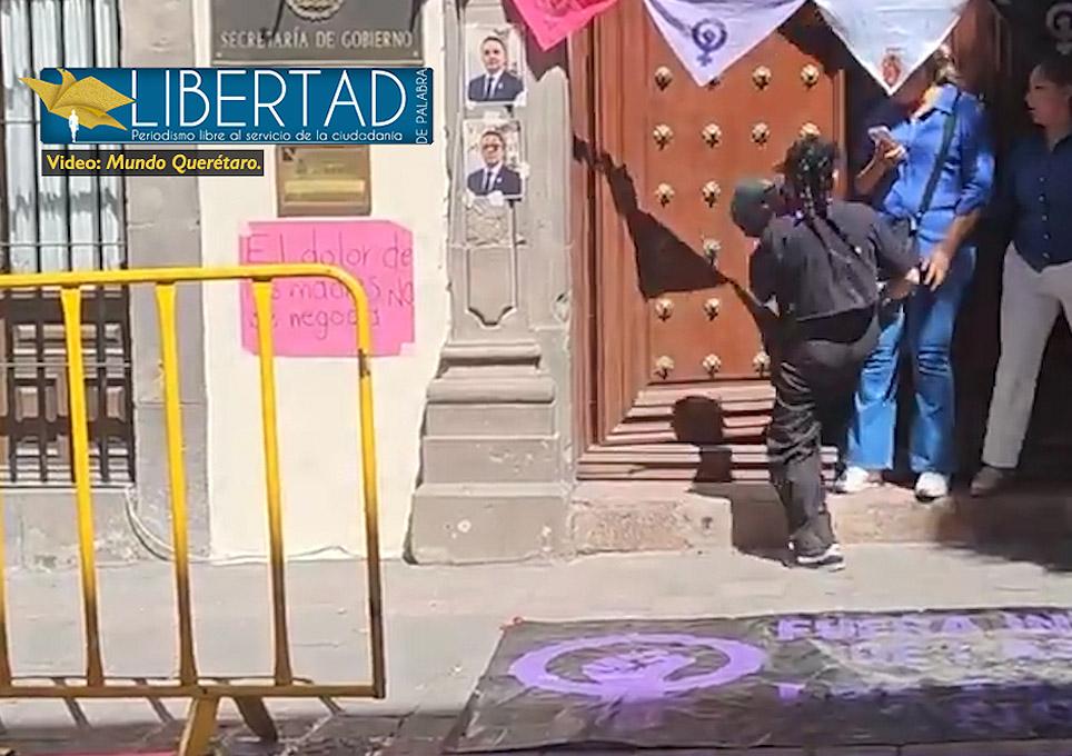 Querétaro: Manifestación de mujeres en la Secretaría de Gobierno