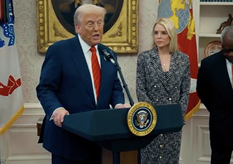 Estados Unidos: Caen dos altos funcionarios de Donald Trump