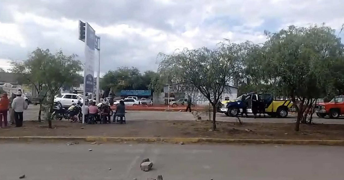 Querétaro: Tras dos días sin electricidad, habitantes de El Marqués cierran carretera