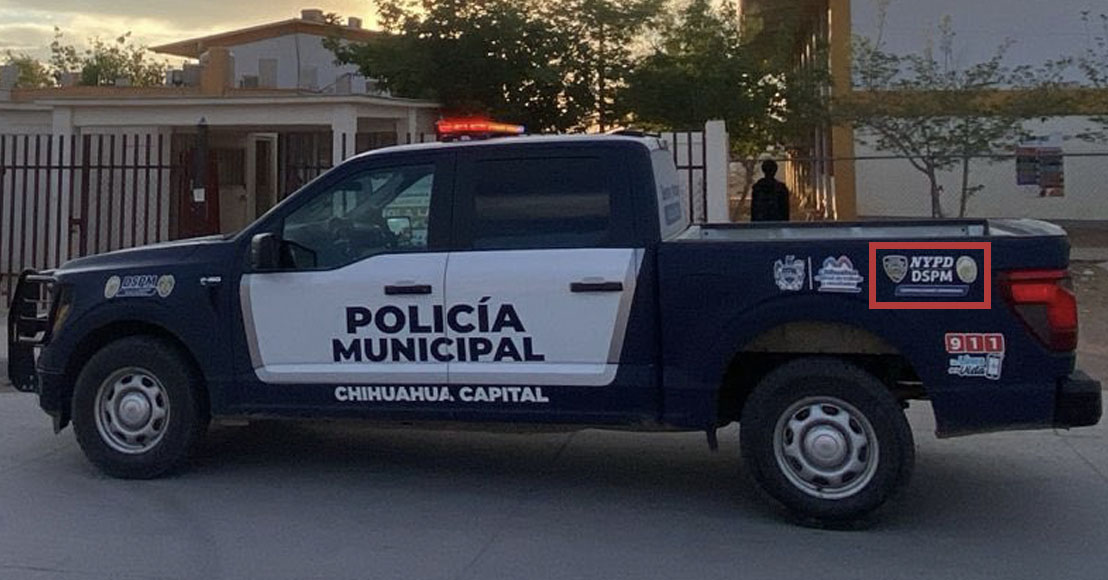 México: Ayuntamiento de Chihuahua justifica uso de insignias de la policía de Estados Unidos