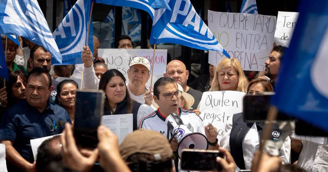 Querétaro: PAN entrega al INE más de 45 mil firmas para que le quiten el registro a Morena