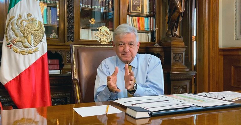 AMLO pide escuchar a López-Gatell pero exculpa a TvAzteca