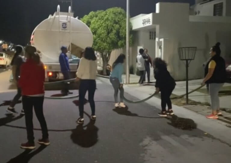 Ante el mal servicio, la gente se organiza para tener agua en Misión Mariana