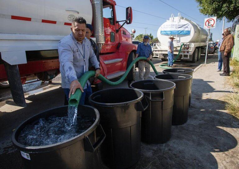 Anuncian apoyo de pipas para colonias con “servicio irregular” de agua