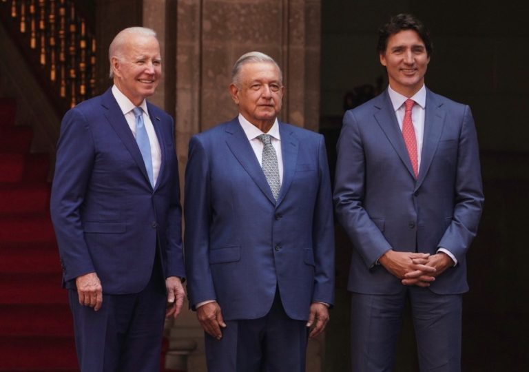 #Opinión Y de pronto AMLO se vio “entre gran gente”, como canta Gerardo Reyes
