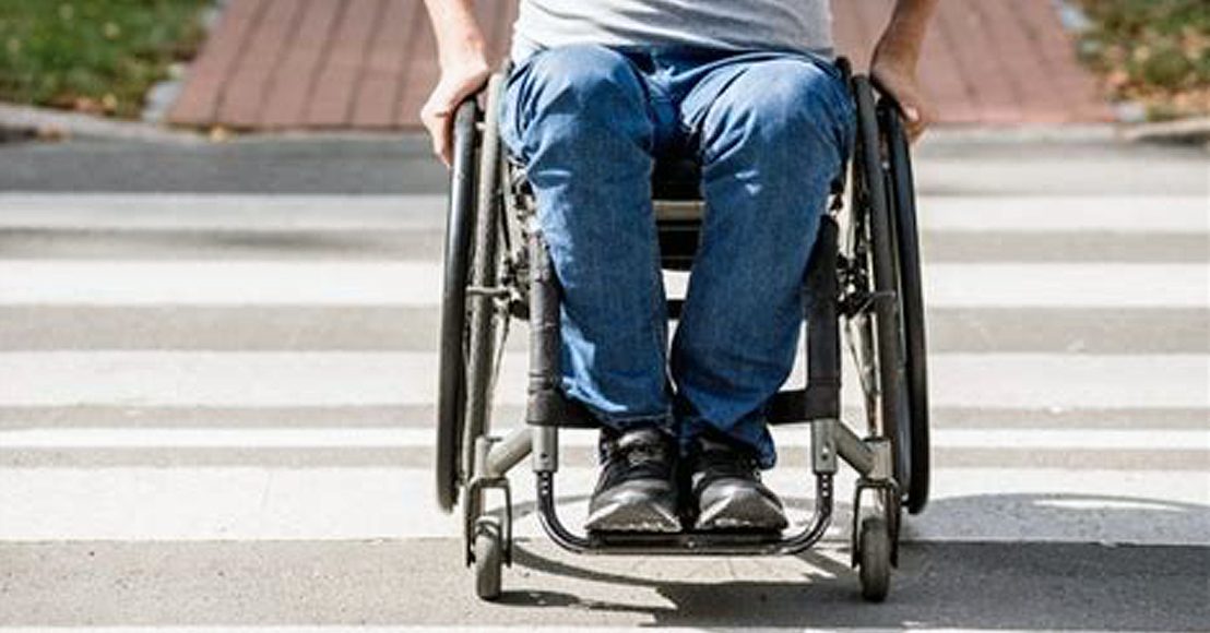 Persona en silla de ruedas muere al ser prensada por dos vehículos en el municipio de Querétaro.