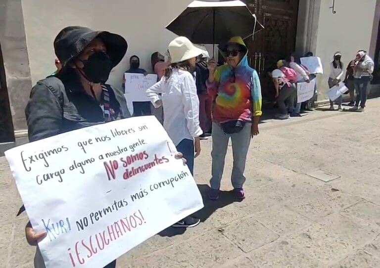 Protesta en Plaza de Armas de Querétaro