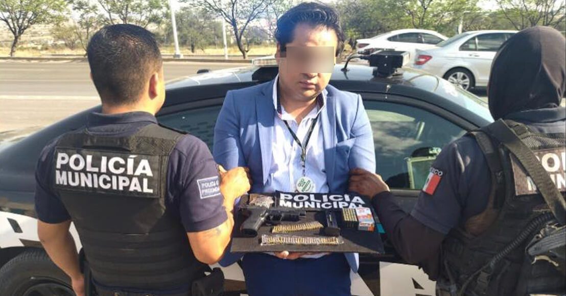 Subdirector del IMSS sacó una arma de fuego en Querétaro, México