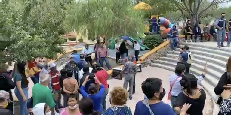 Cuestionan obras del gobierno de Luis Nava y le piden escuchar