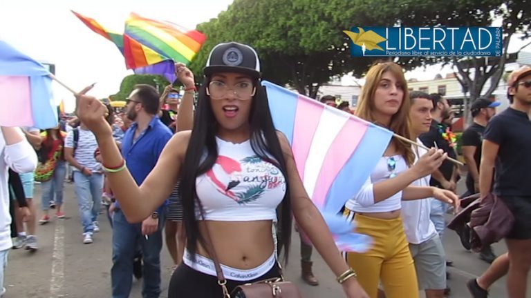Participa Rectora en la marcha del Orgullo Gay en Querétaro