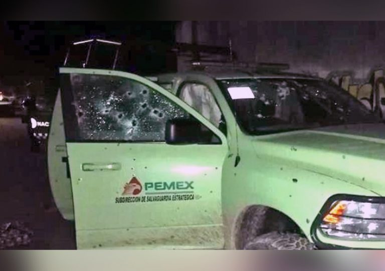 Rafaguean unidad de Pemex y matan a 4 en Querétaro