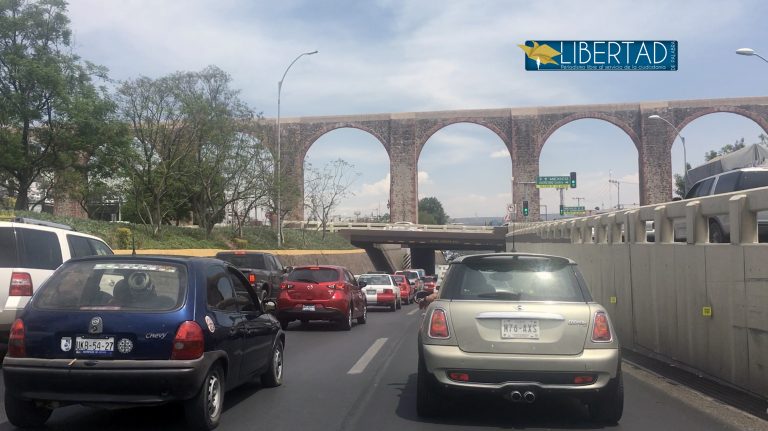 El tráfico vial en Querétaro, un problema que compete a todos y todas y se agudiza ante políticas públicas insuficientes
